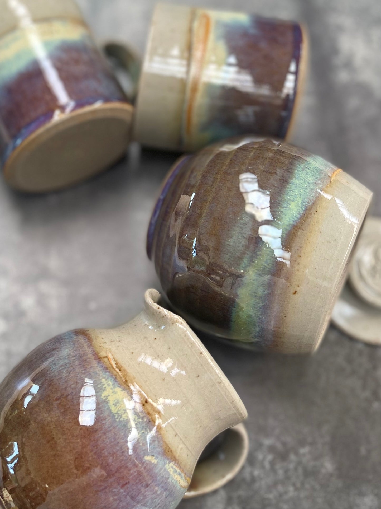 Honey Bee Pot (Aurora Borealis Collection)