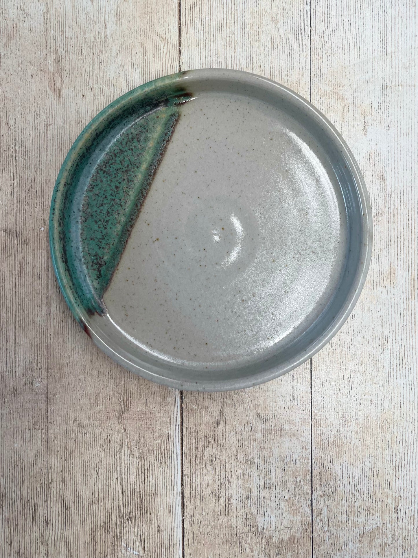 Lipped plates (Signature Collection)