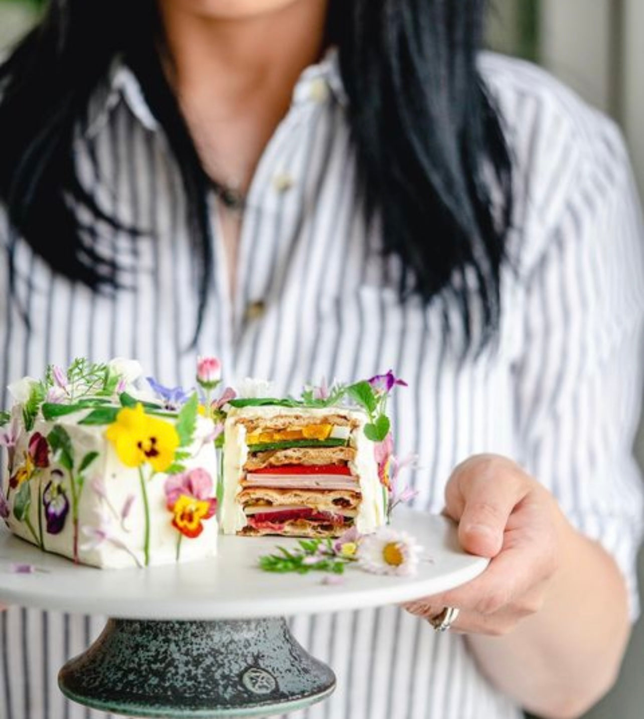 Cake Stand Short (Signature Collection)