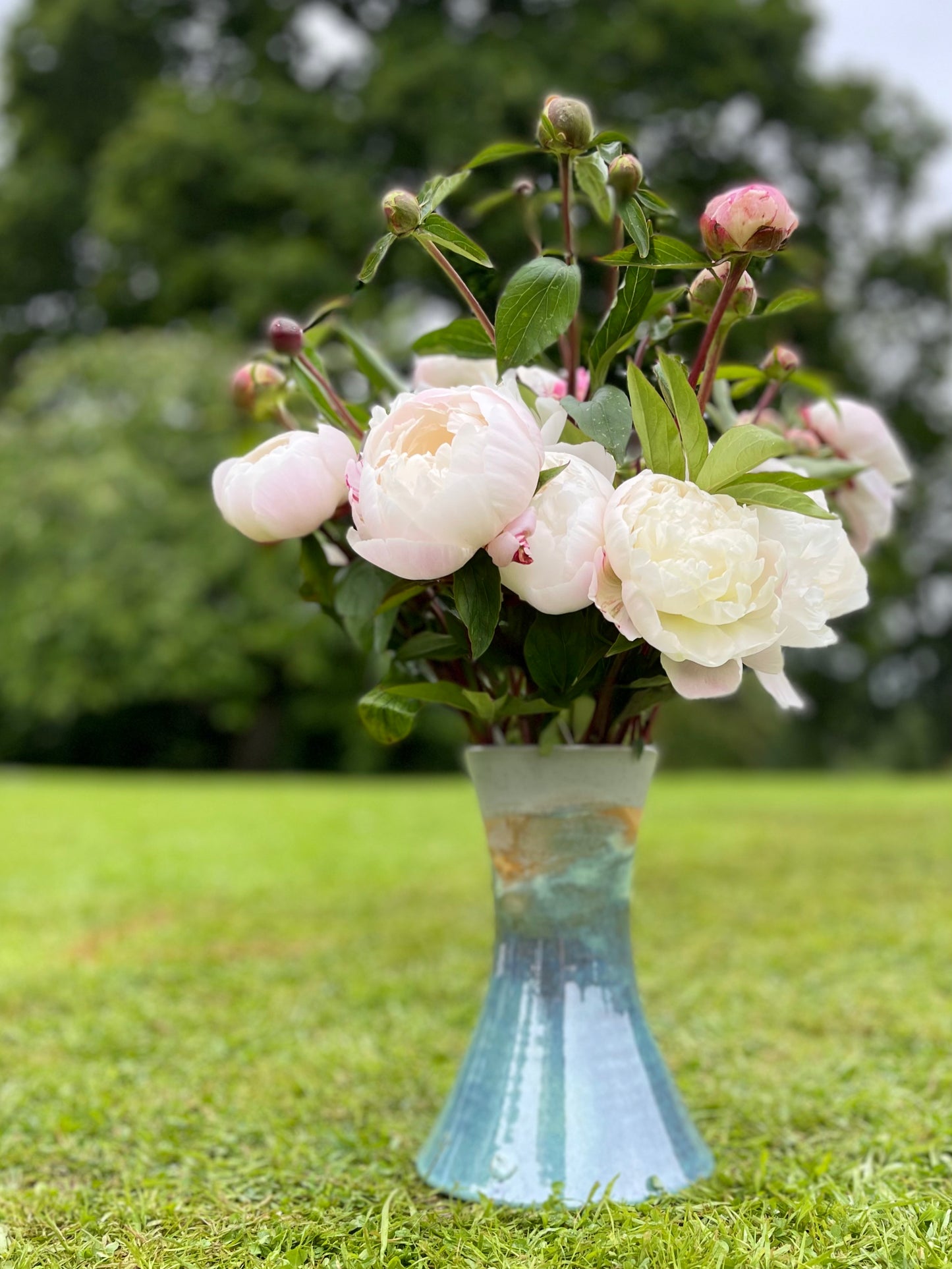 Peonie Vase (Bali Collection)